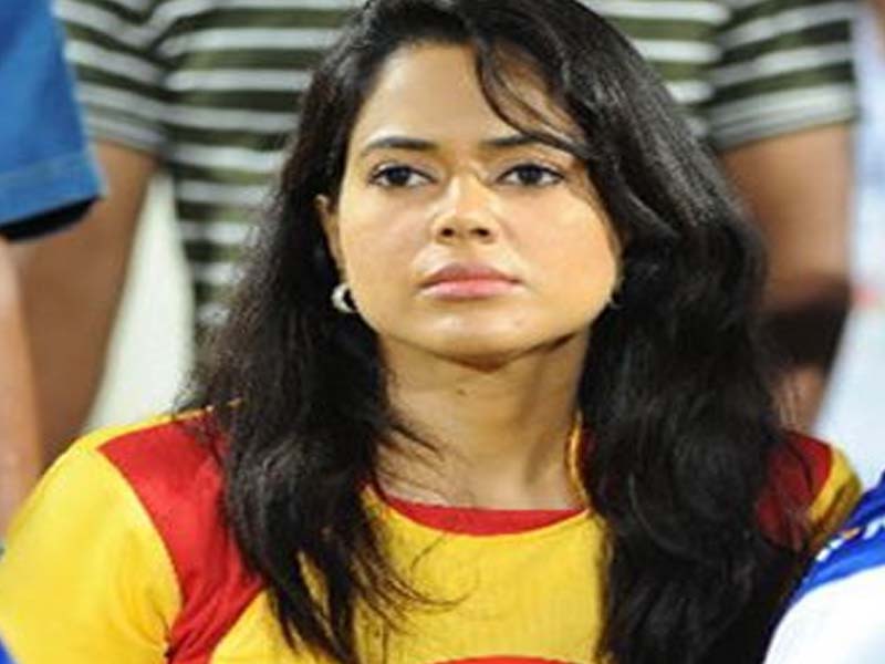 Sameera Reddy Tamil Actress without makeup photos
