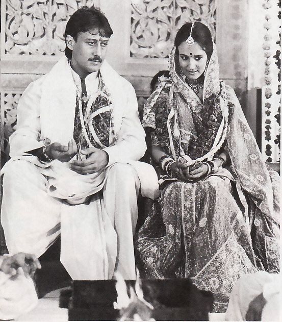 Jackie Shroff married June Born Ayesha Dutt both are wearing wedding cloths