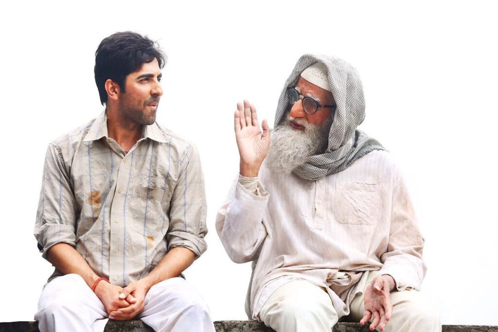 Ayushmann Sitting with Amitabh Bachchan Pose with Simplistic Look - Simple hairstyles