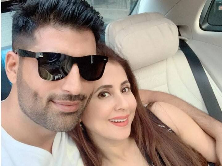Urmila Matondkar posing for a happy selfie with husband Mohsin Mir Akhtar - celebrity couple big age gap