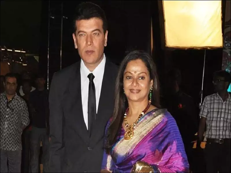 Aditya Pancholi Posing with wife Zarina Wahab -Actors Who Tied the Knot With Older Women 