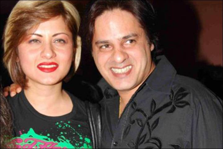 Rahul Roy with wife Rajlakshmi Khanvilka - Indian celebrities marriage