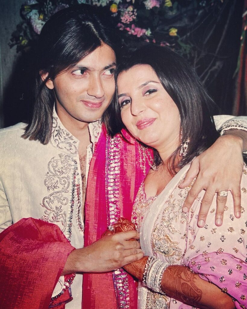 Farah Khan and her husband Shirish Kunder posing in their wedding attire - Actress married after 40