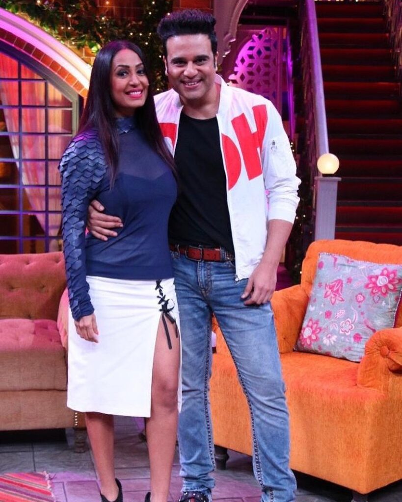 Kashmera and Krushna Posing for camera - celebrity who married late