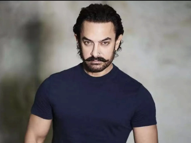 Aamir Khan in blue t-shirt - hairstyles for tall girls