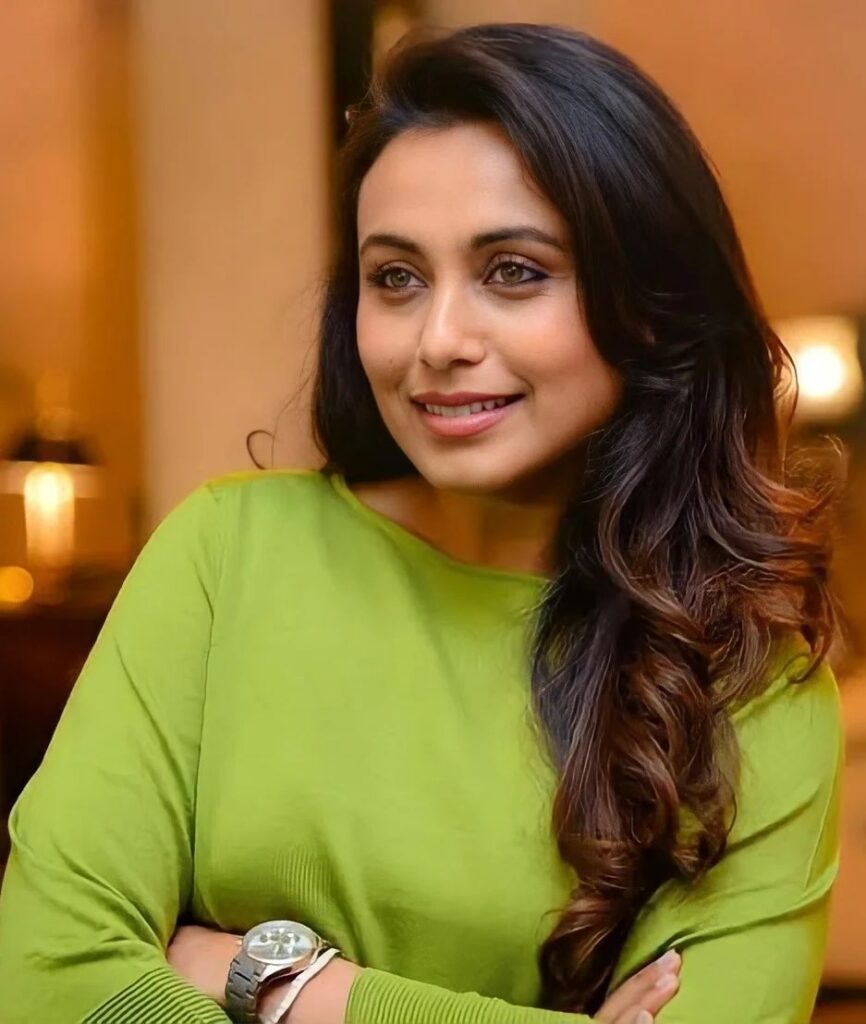 Rani Mukherjee in green top and side curls - hairstyle for short girls