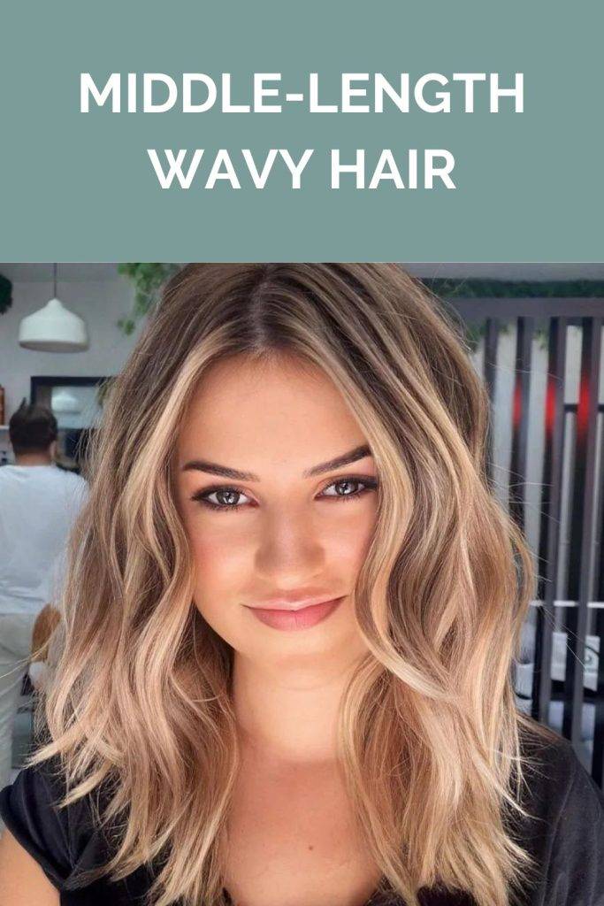 middle wavy hair - blonde hair color - short hair for 30s hairstyle