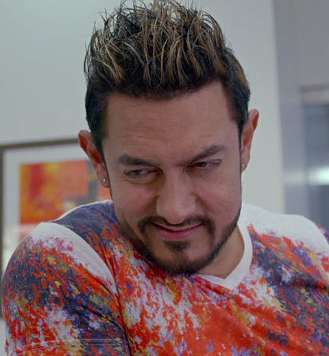 Smiling Aamir Khan in multicolor t-shirt showing his Messy Spikes - Aamir kHan Latest Hairstyle