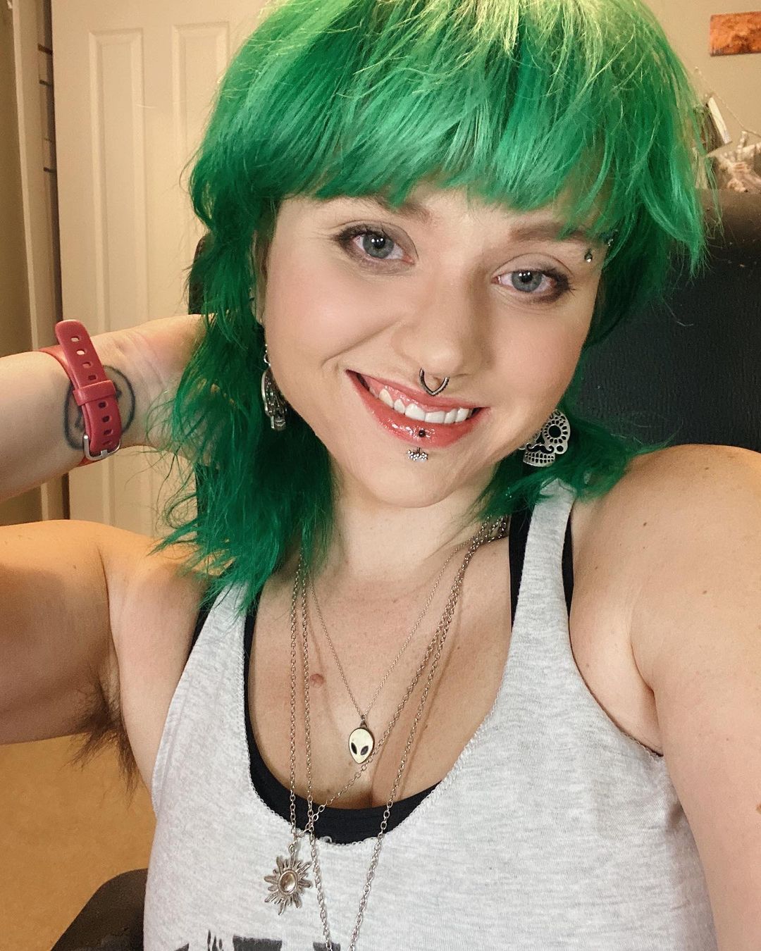 Green Hair color 177 face shape | green hair color | green hair color for women Green Hair Color ideas