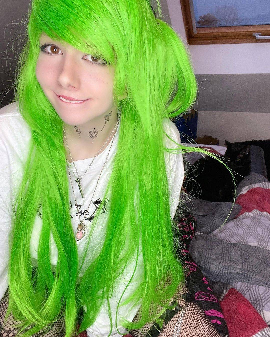 Green Hair color 398 face shape | green hair color | green hair color for women Green Hair Color ideas