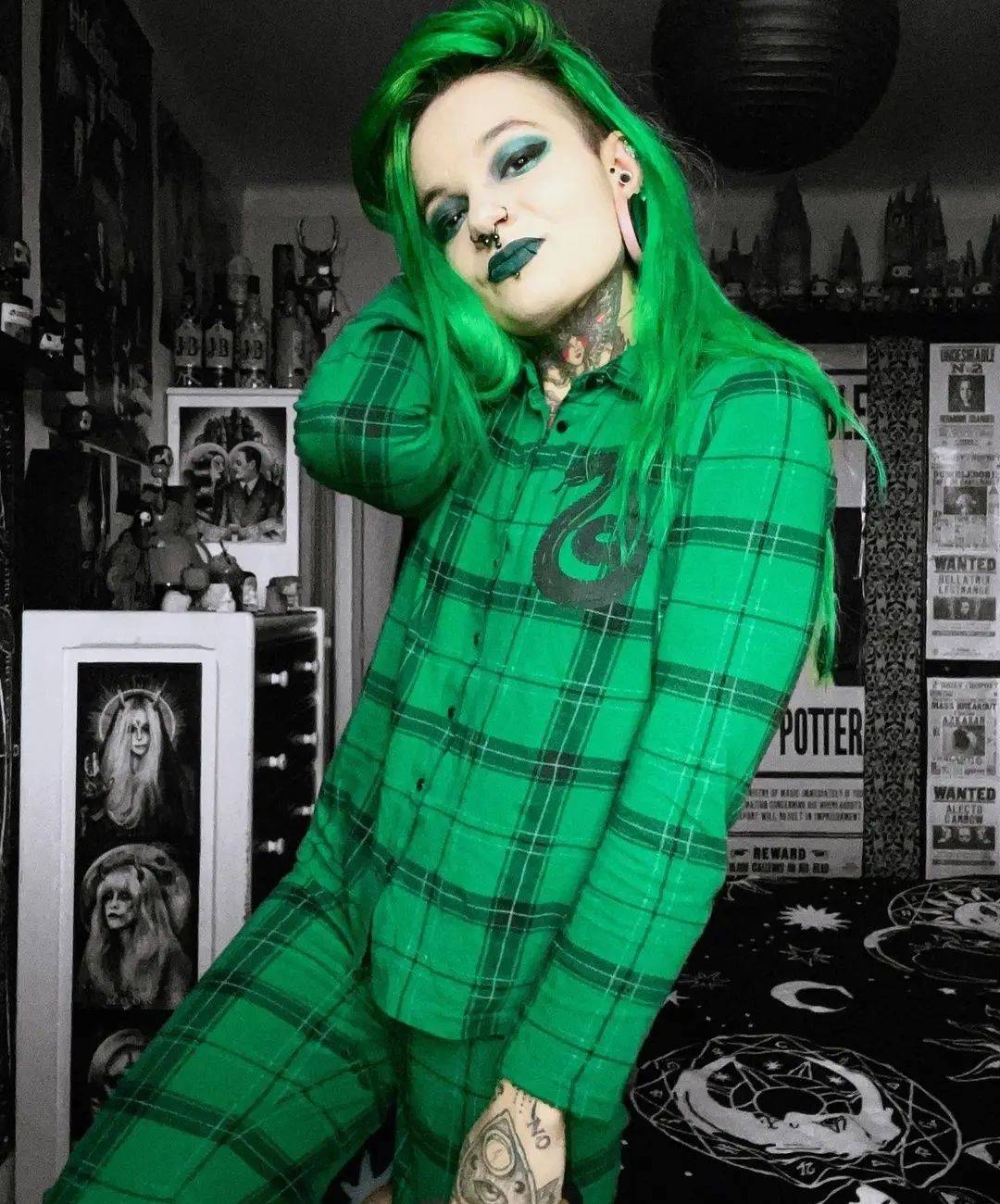 Green Hair color 403 face shape | green hair color | green hair color for women Green Hair Color ideas