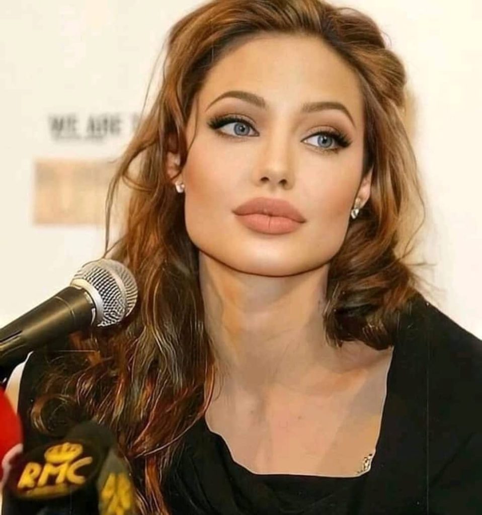 Angelina Jolie Hairstyle 16 Angelina Jolie Hairstyles | Angelina Jolie latest Hairstyles angelina jolie hairstyles