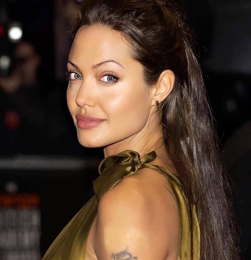 Angelina Jolie Hairstyle 23 Angelina Jolie Hairstyles | Angelina Jolie latest Hairstyles angelina jolie hairstyles