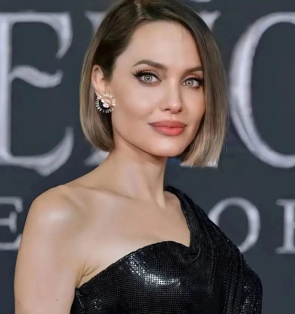 Angelina Jolie Hairstyle 43 Angelina Jolie Hairstyles | Angelina Jolie latest Hairstyles angelina jolie hairstyles