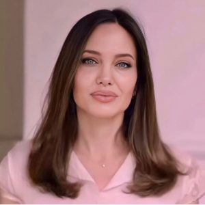 Angelina Jolie Hairstyle 75