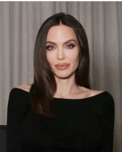 Angelina Jolie Hairstyle 83