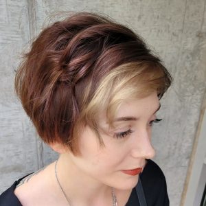 Asymmetrical hairstyle 36