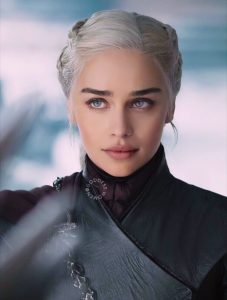 Emilia Clarke hairstyle 9