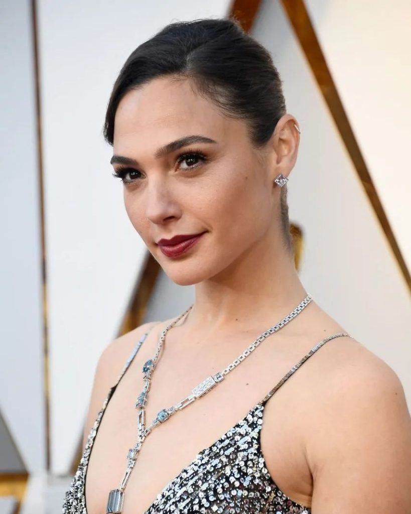 Gal Gadot Hairstyle 14 celebrity hairstyles | Gal Gado | Gal Gado hairstyles Gal Gadot hairstyles