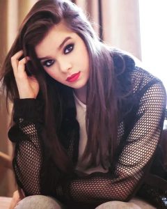 Hailee Steinfeld Hairstyle 119