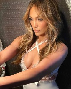 Jennifer Lopez hairstyle 260