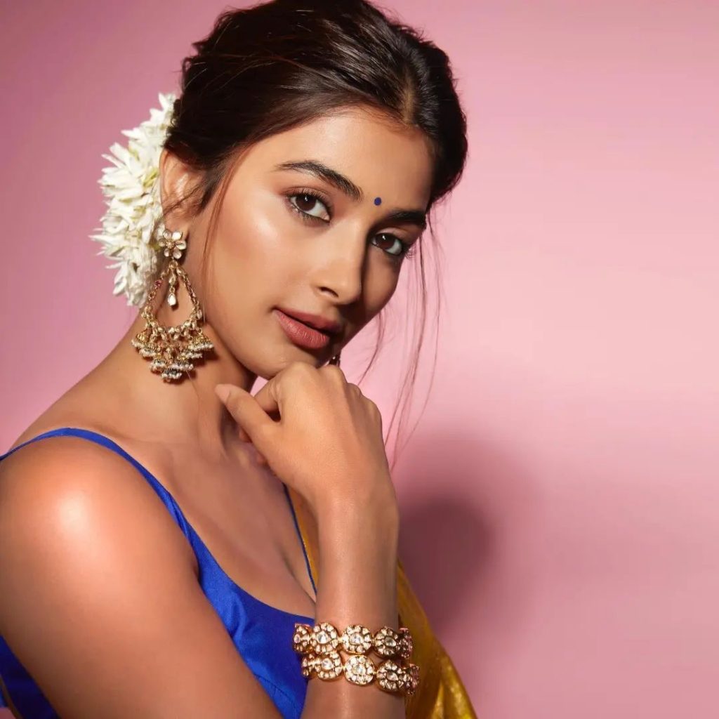 Pooja Hegde Hairstyle 1 Pooja Hegde | Pooja Hegde Haircuts | Pooja Hegde Hairstyles Pooja Hegde Hairstyles