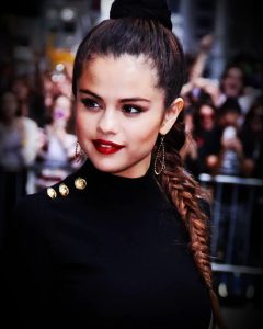 Selena Gomez hairstyle 94