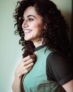 Taapsee Pannu Hairstyle 104