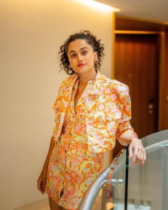 Taapsee Pannu Hairstyle 107
