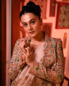 Taapsee Pannu Hairstyle 114