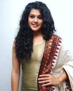 Taapsee Pannu Hairstyle 132