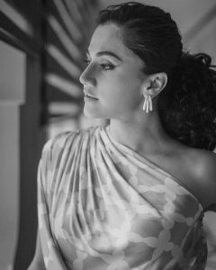 Taapsee Pannu Hairstyle 20