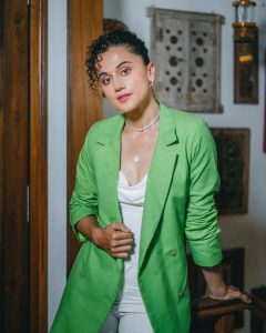 Taapsee Pannu Hairstyle 31