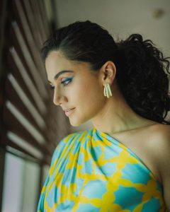 Taapsee Pannu Hairstyle 34