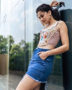 Taapsee Pannu Hairstyle 72
