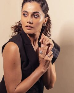 Taapsee Pannu Hairstyle 80