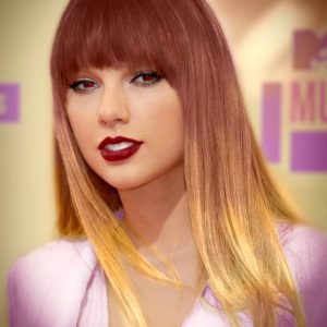 Taylor Swift Hairstyle 12