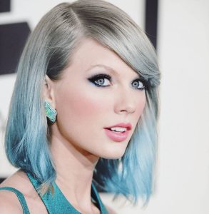 Taylor Swift Hairstyle 17