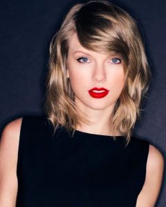 Taylor Swift Hairstyle 172