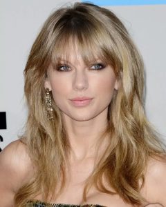 Taylor Swift Hairstyle 21
