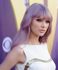 Taylor Swift Hairstyle 23