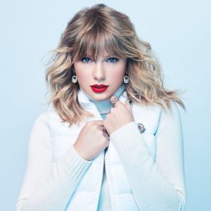 Taylor Swift Hairstyle 44
