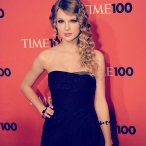 Taylor Swift Hairstyle 63