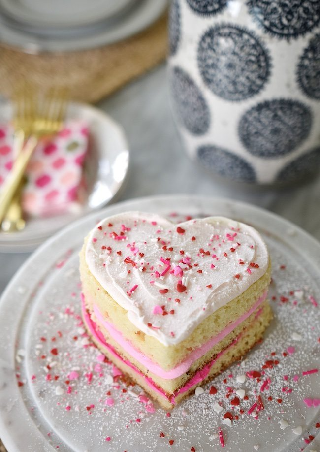 Valentines Buttercream Cakes 1 Cute Valentine's Day Cake Ideas | Valentine's Buttercream Cakes | Valentine's cake decorating ideas Valentine's Day cake ideas