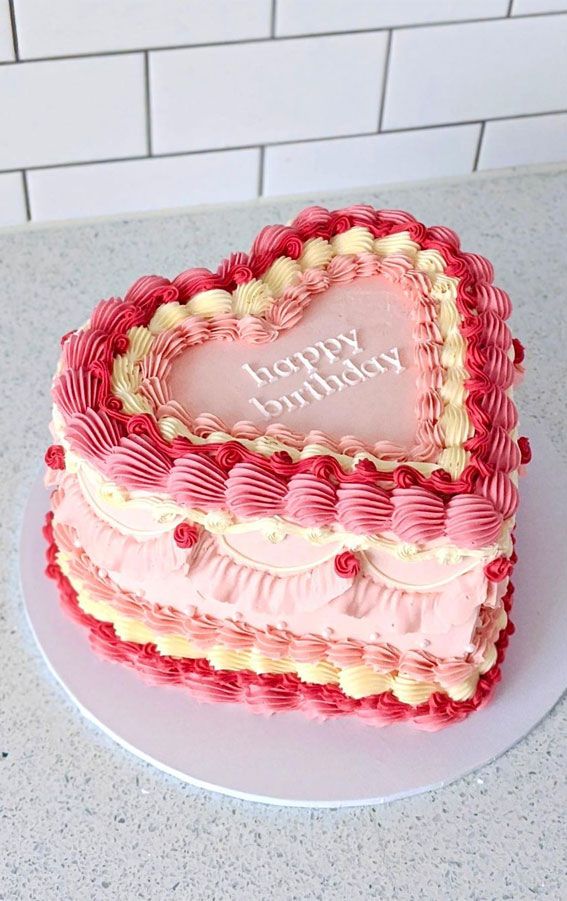 Valentines Buttercream Cakes 2 Cute Valentine's Day Cake Ideas | Valentine's Buttercream Cakes | Valentine's cake decorating ideas Valentine's Day cake ideas