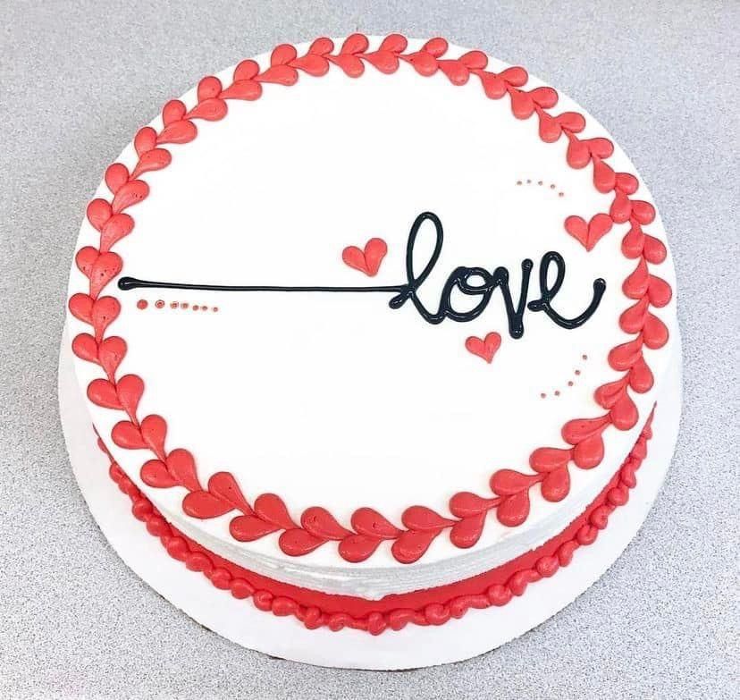 Valentines Buttercream Cakes 5 Cute Valentine's Day Cake Ideas | Valentine's Buttercream Cakes | Valentine's cake decorating ideas Valentine's Day cake ideas
