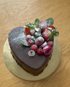 Valentines Day cake 108