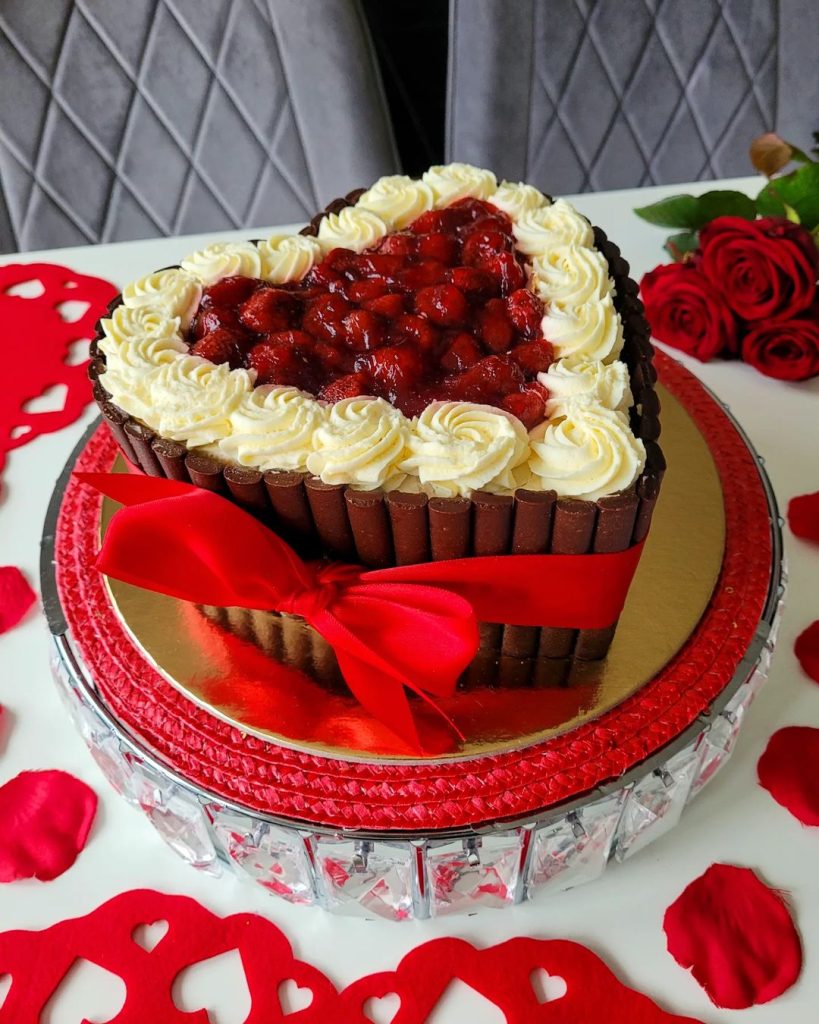Valentines Day cake 109 Cute Valentine's Day Cake Ideas | Valentine's Buttercream Cakes | Valentine's cake decorating ideas Valentine's Day cake ideas