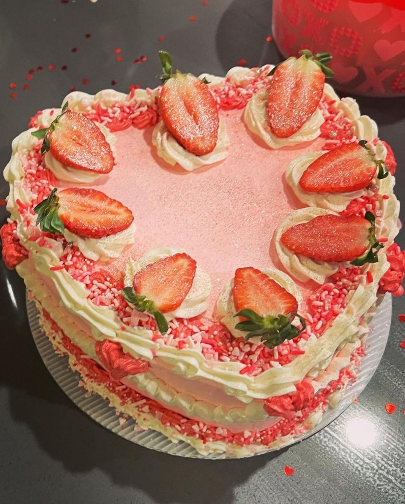Valentines Day cake 53 Cute Valentine's Day Cake Ideas | Valentine's Buttercream Cakes | Valentine's cake decorating ideas Valentine's Day cake ideas