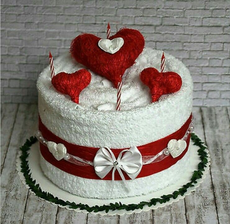 Valentines Day towel cake 12 Cute Valentine's Day Cake Ideas | Valentine's Buttercream Cakes | Valentine's cake decorating ideas Valentine's Day cake ideas